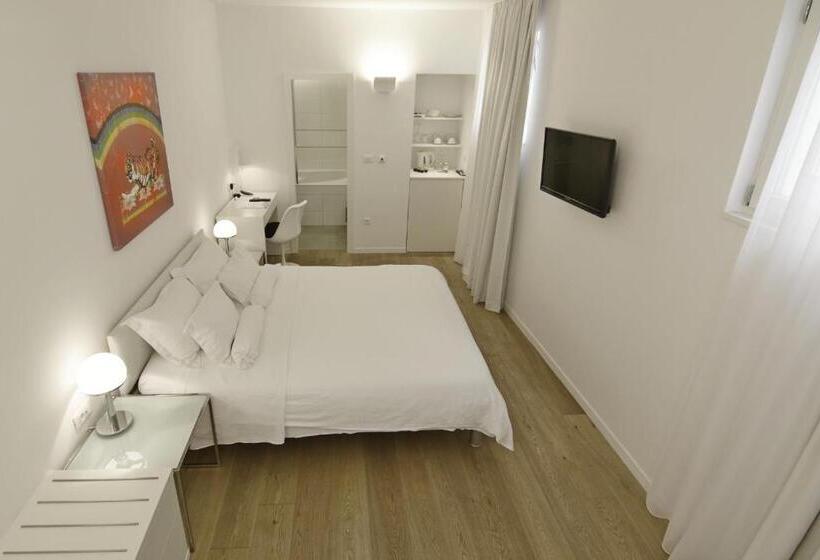 Стандартный Номер Нижний Этаж, Divota Apartment