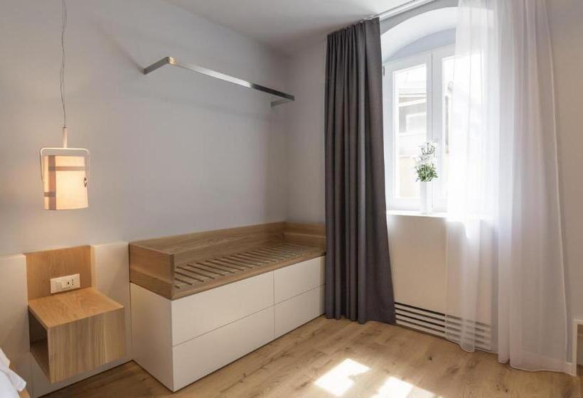 Deluxe Værelse, Divota Apartment