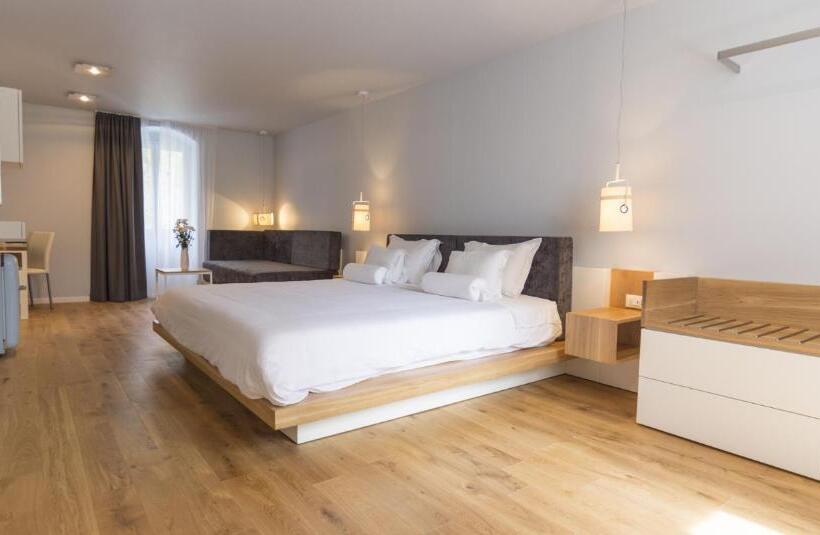 Deluxe Værelse, Divota Apartment