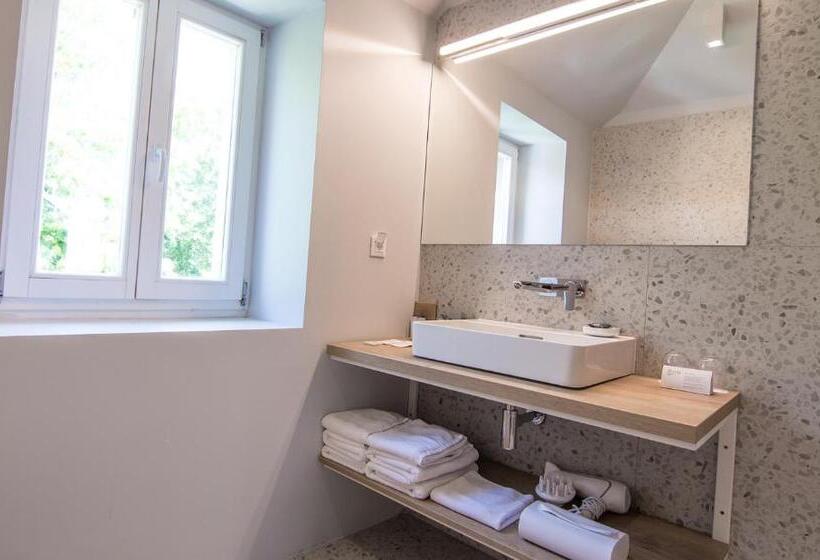 Deluxe Værelse m. Balkon, Divota Apartment