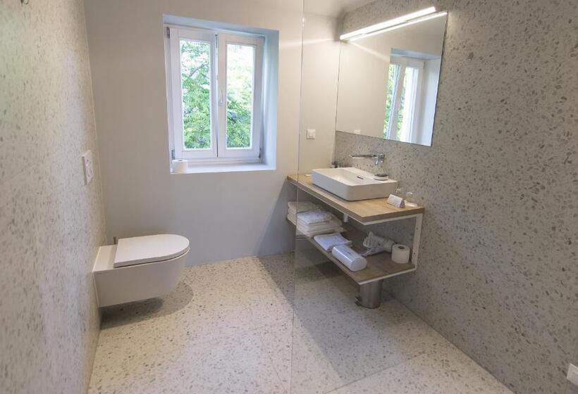 Номер Deluxe с Балконом, Divota Apartment
