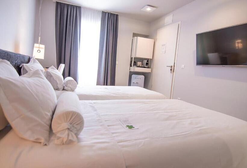 Deluxe Værelse m. Balkon, Divota Apartment