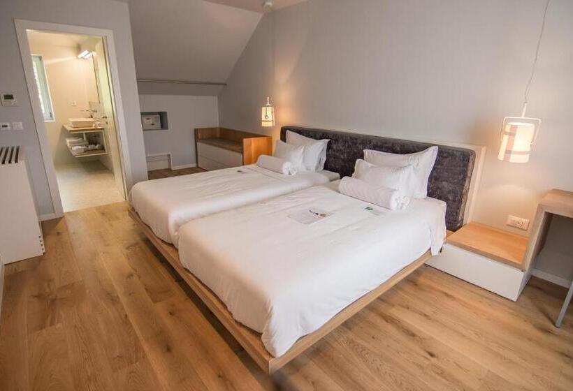 Deluxe Værelse m. Balkon, Divota Apartment