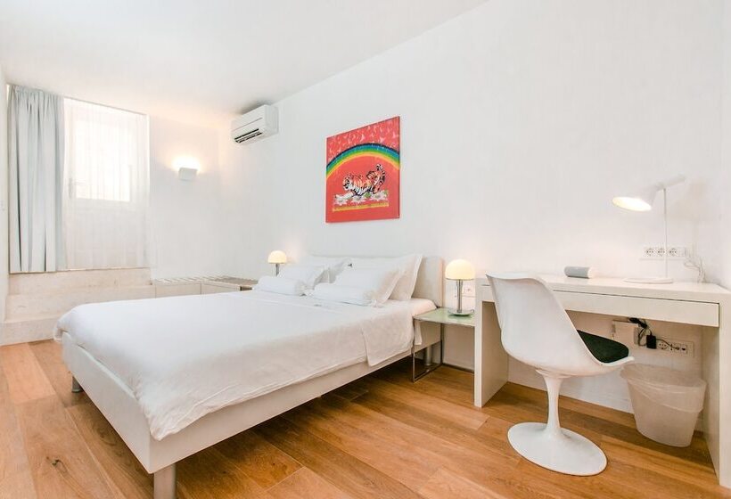 Superior Studio, Divota Apartment