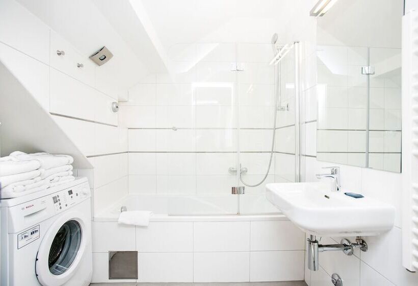 Superior Studio, Divota Apartment