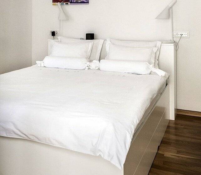 Basic Værelse med Balkon, Divota Apartment