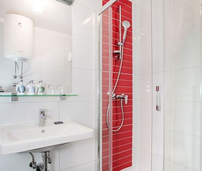 Standard Studio, Divota Apartment