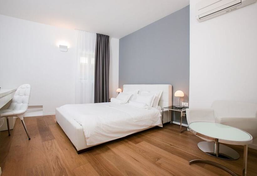 Comfort Værelse, Divota Apartment