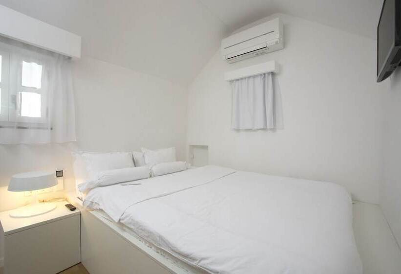 Deluxe Villa 3 Soveværelser, Divota Apartment