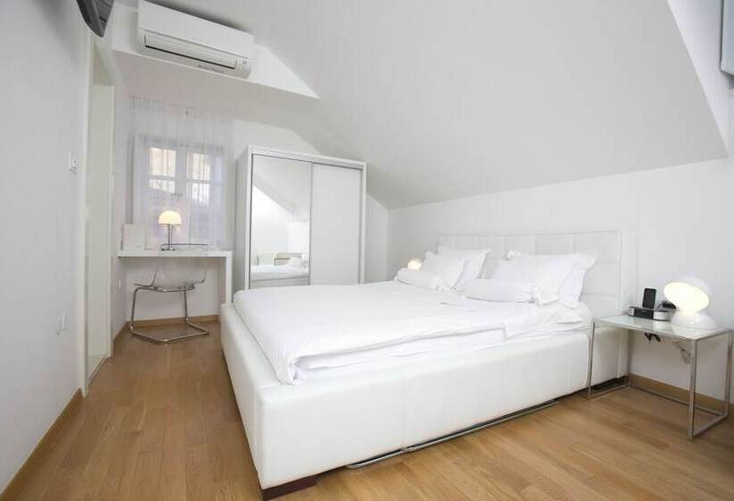 Superior studio with terrace, Divota Apartment