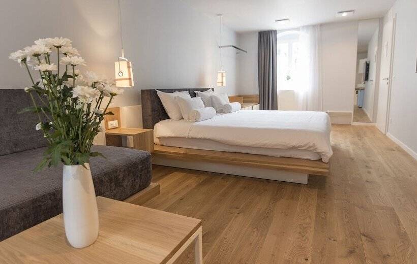 Deluxe Værelse, Divota Apartment