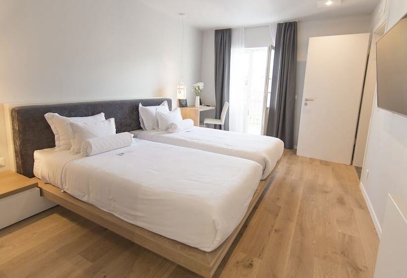 Номер Deluxe с Балконом, Divota Apartment