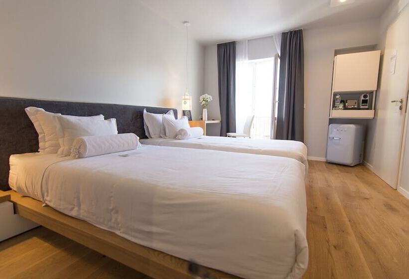 Deluxe Værelse m. Balkon, Divota Apartment