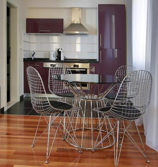 Deluxe Studio, Divota Apartment