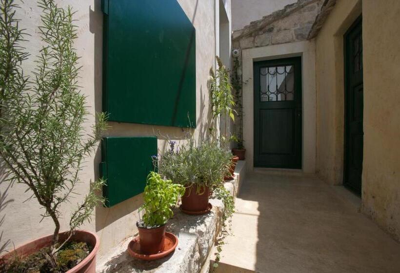 Duplex Værelse, Divota Apartment