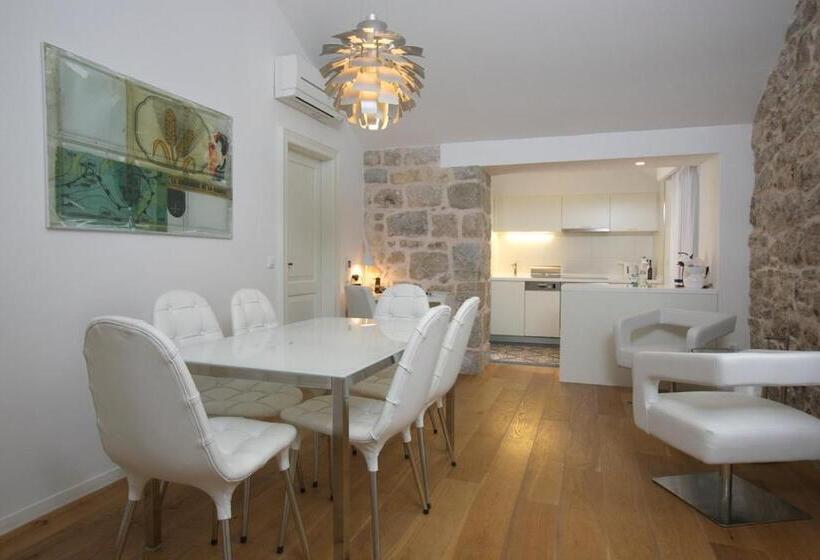 Вилла Deluxe 3 Спальни, Divota Apartment