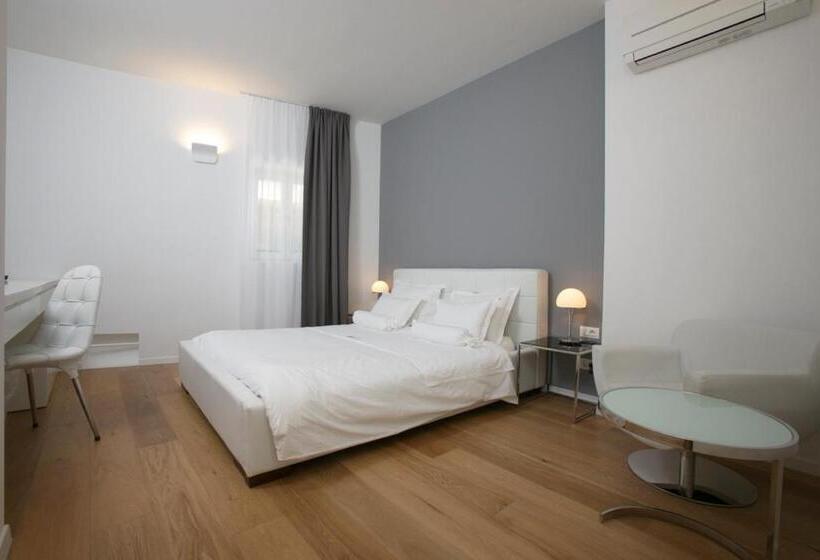 Comfort Værelse, Divota Apartment