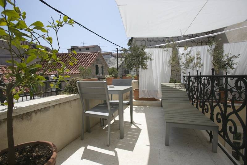 Deluxe Studio, Divota Apartment