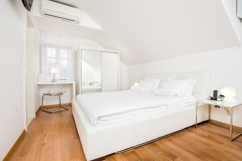 Superior studio with terrace, Divota Apartment