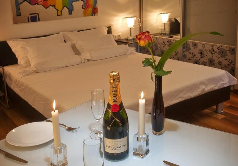 Standard Studio, Divota Apartment