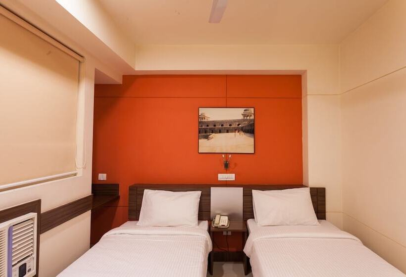 Номер Стандарт, Ginger  Indore