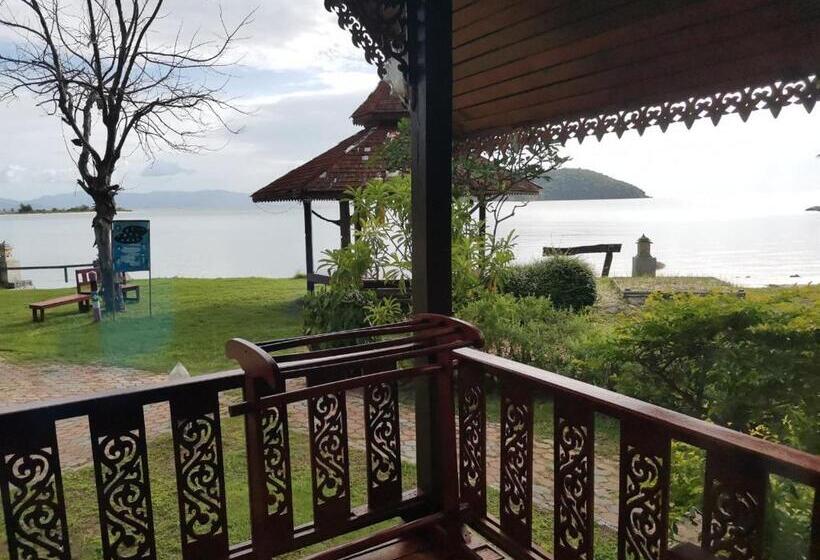 بانگلوی استاندارد با چشم‌انداز دریا, Grand Sea Beach Resort