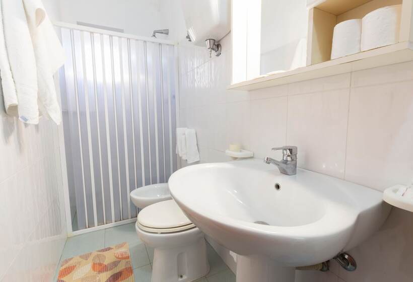 דירת שני חדרים, Residence Esmeraldo