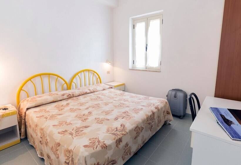 דירת חדר, Residence Esmeraldo