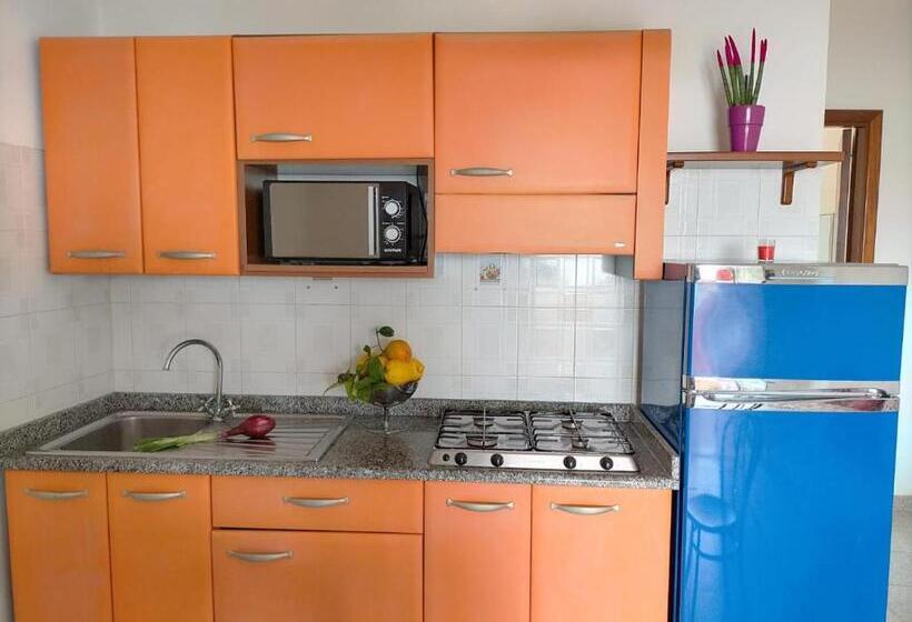 דירת חדר, Residence Esmeraldo