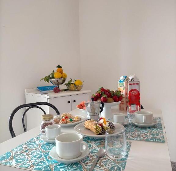 דירת חדר, Residence Esmeraldo