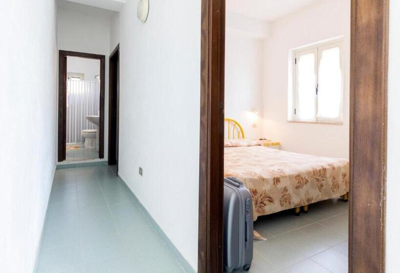 דירת שני חדרים, Residence Esmeraldo