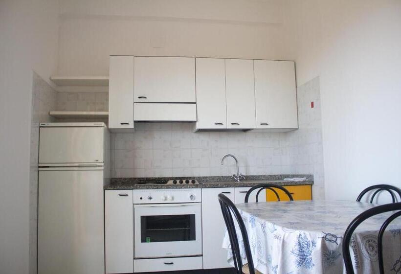 דירת שני חדרים, Residence Esmeraldo