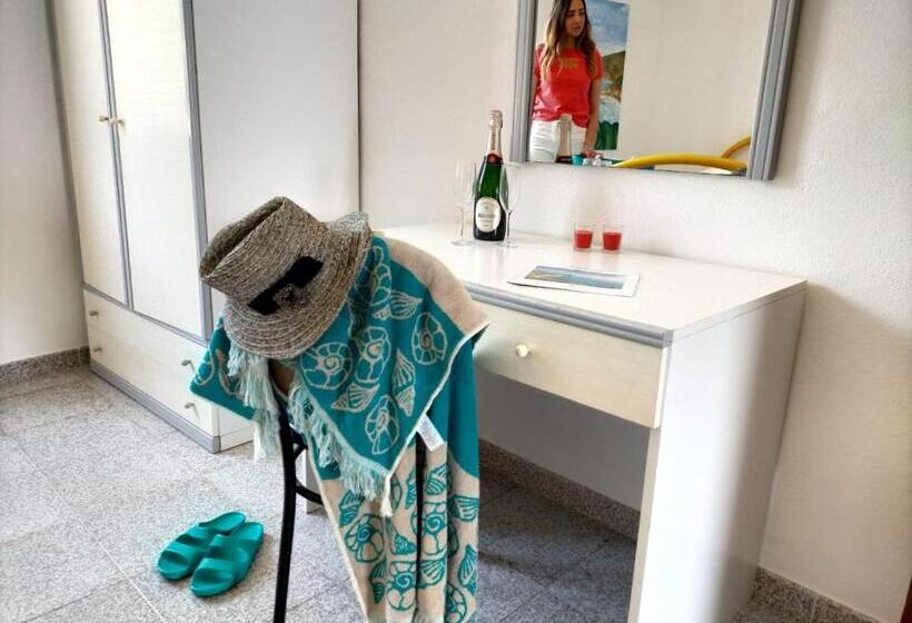 דירת חדר, Residence Esmeraldo