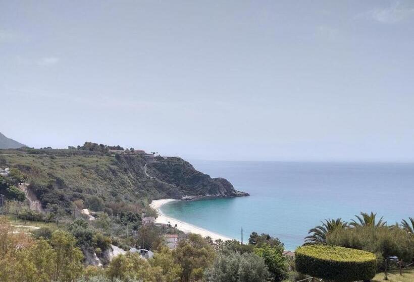 דירת חדר, Residence Esmeraldo