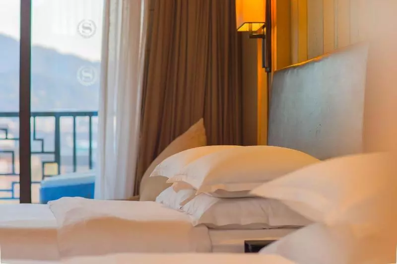 キングサイズベッドのスーペリアルーム, Sheraton Grand Hangzhou Wetland Park Resort