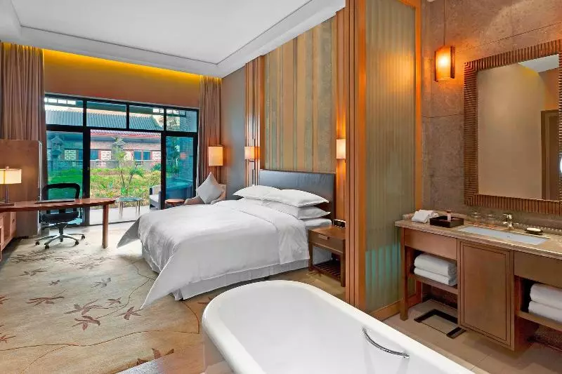 キングサイズベッドのスーペリアルーム, Sheraton Grand Hangzhou Wetland Park Resort
