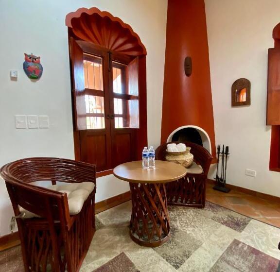 デラックスルーム, Casa María Félix