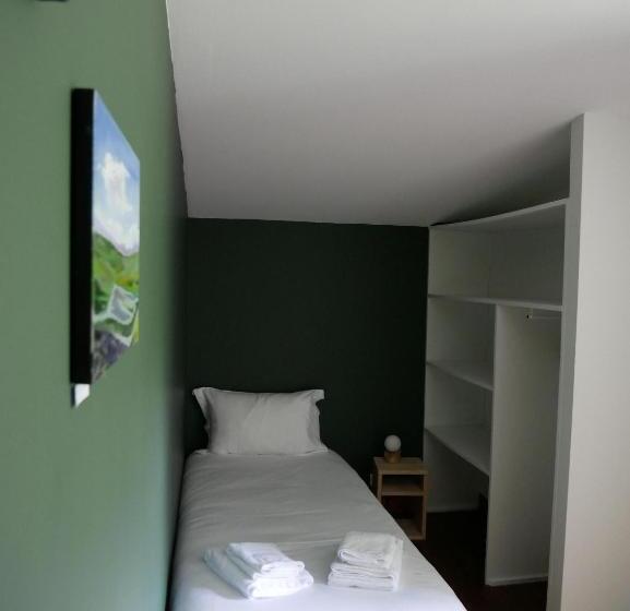 Четырехместный Номер Стандарт, Auberge Trabenia