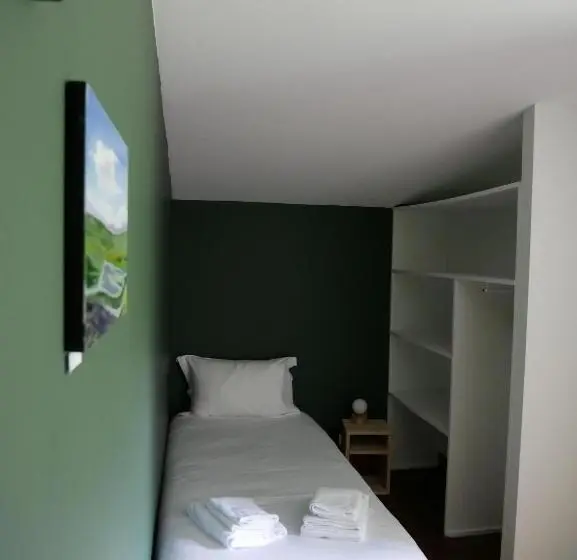 Standard Quadruple Room, Auberge Trabenia
