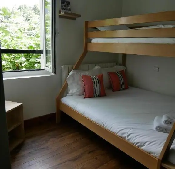 Standard Quadruple Room, Auberge Trabenia