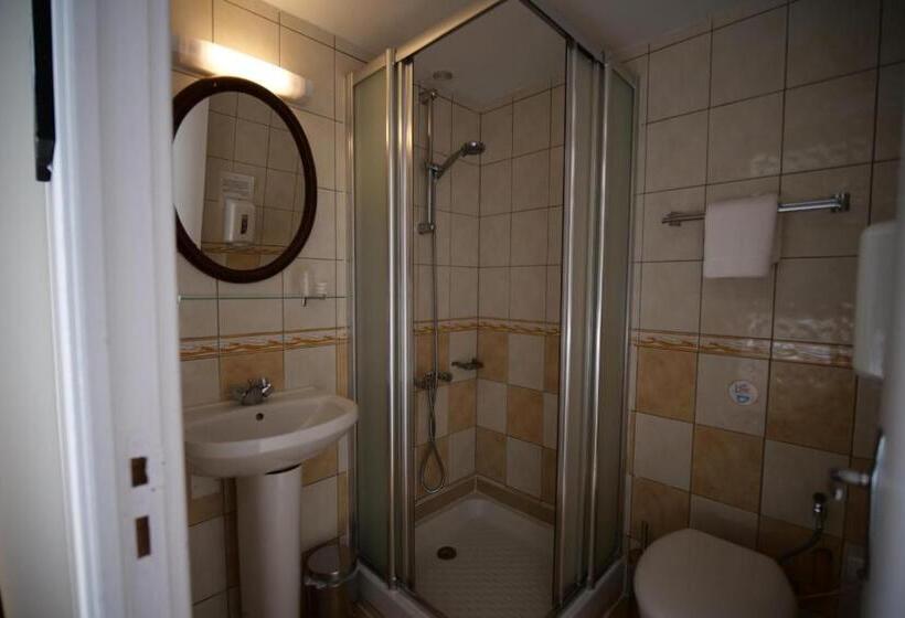 Номер Стандарт Трехместный, Auberge Trabenia