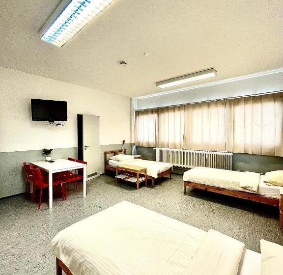 Четырехместный Номер Стандарт, Pension Messe