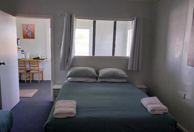 اتاق استاندارد چهار تخته, Motel Blackall