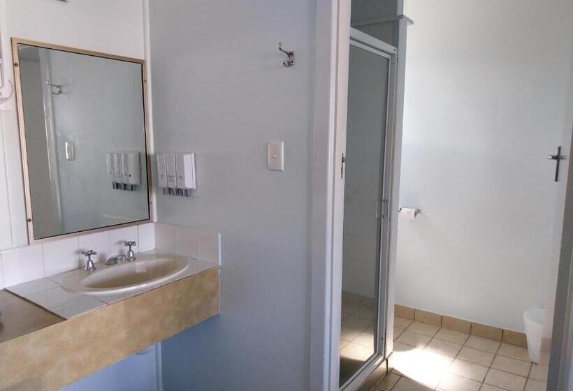 اتاق استاندارد چهار تخته, Motel Blackall