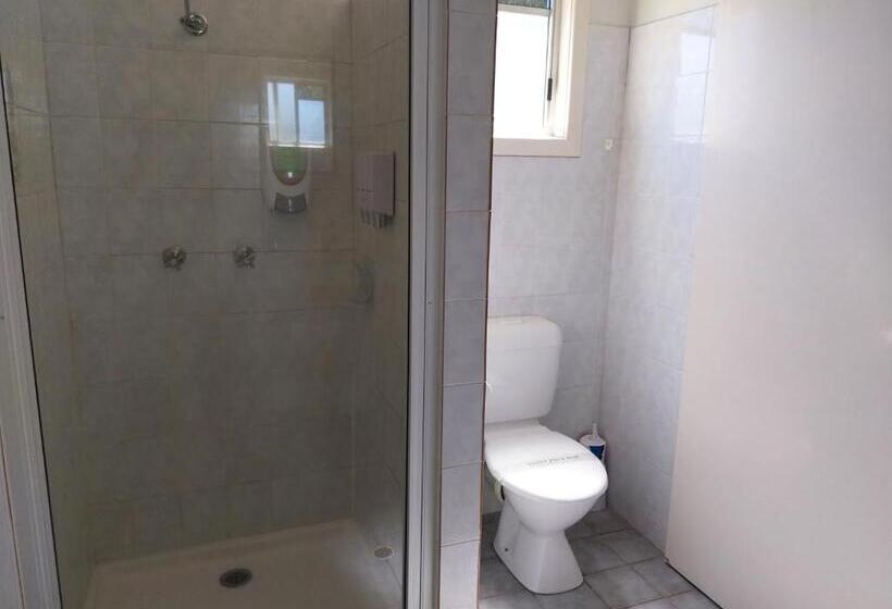 اتاق استاندارد چهار تخته, Motel Blackall