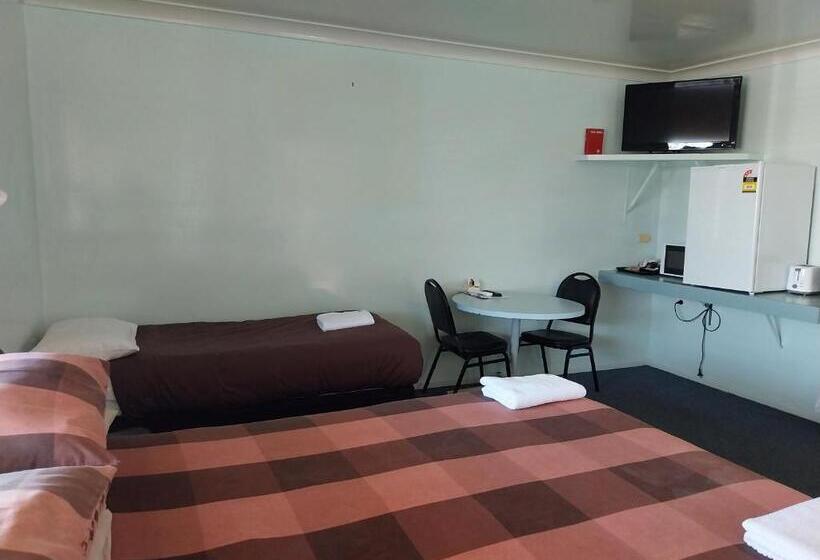 اتاق استاندارد سه نفره, Motel Blackall