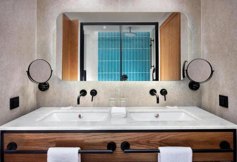 Номер Deluxe Кровать Кинг, Four Points By Sheraton Matosinhos
