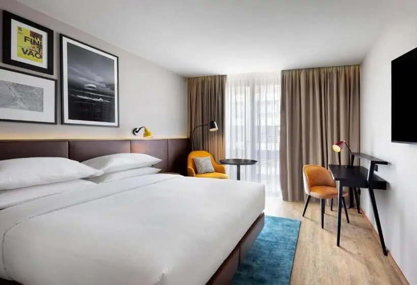 اتاق لوکس با تخت بزرگ, Four Points By Sheraton Matosinhos