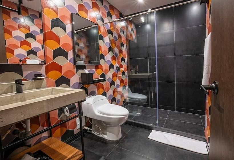 סוויטת ג'וניור, V1501