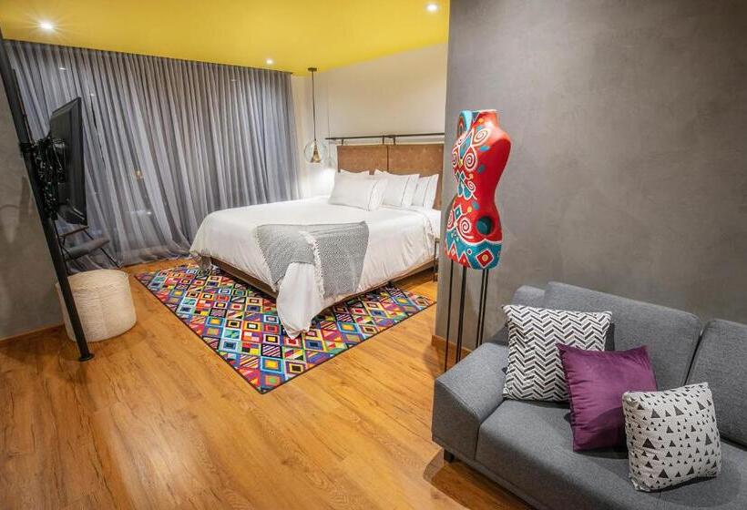 סוויטת ג'וניור, V1501